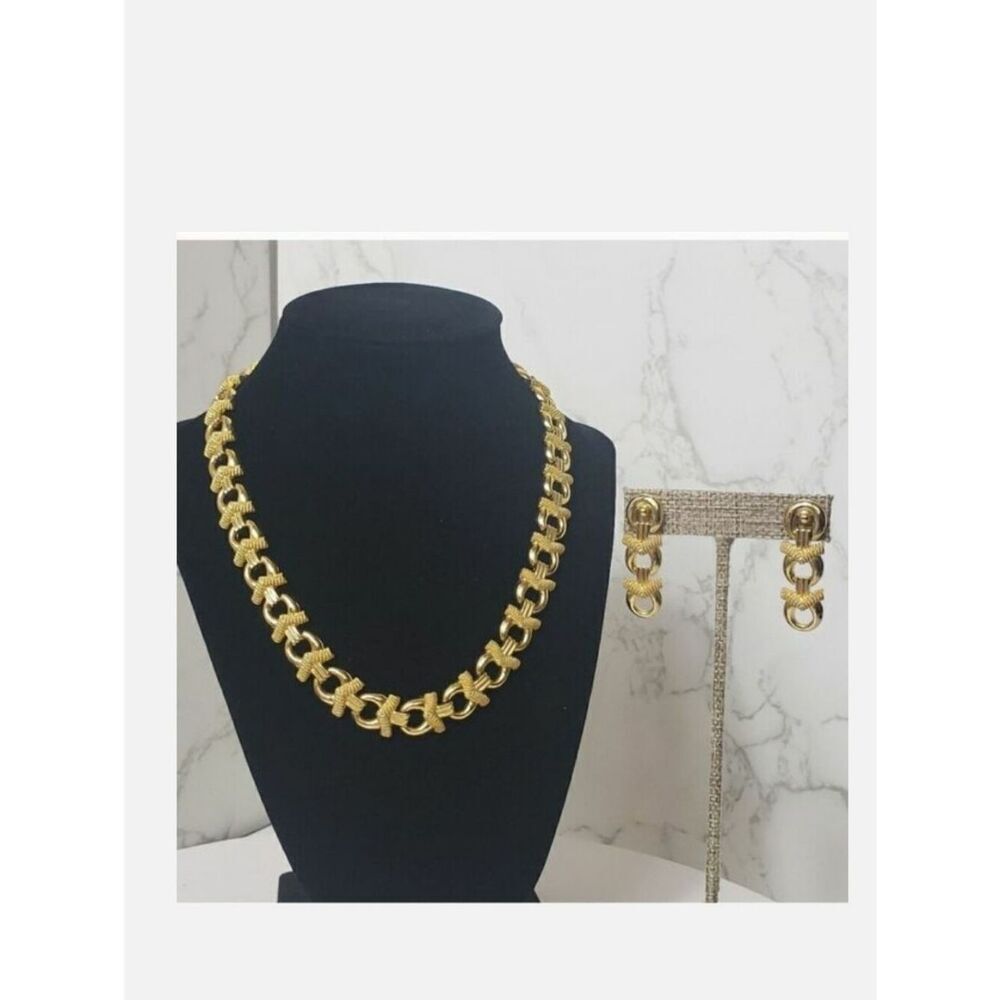 GOLDTONE CHUNKY LINK Necklace & Earrings Set Classic Jewelry